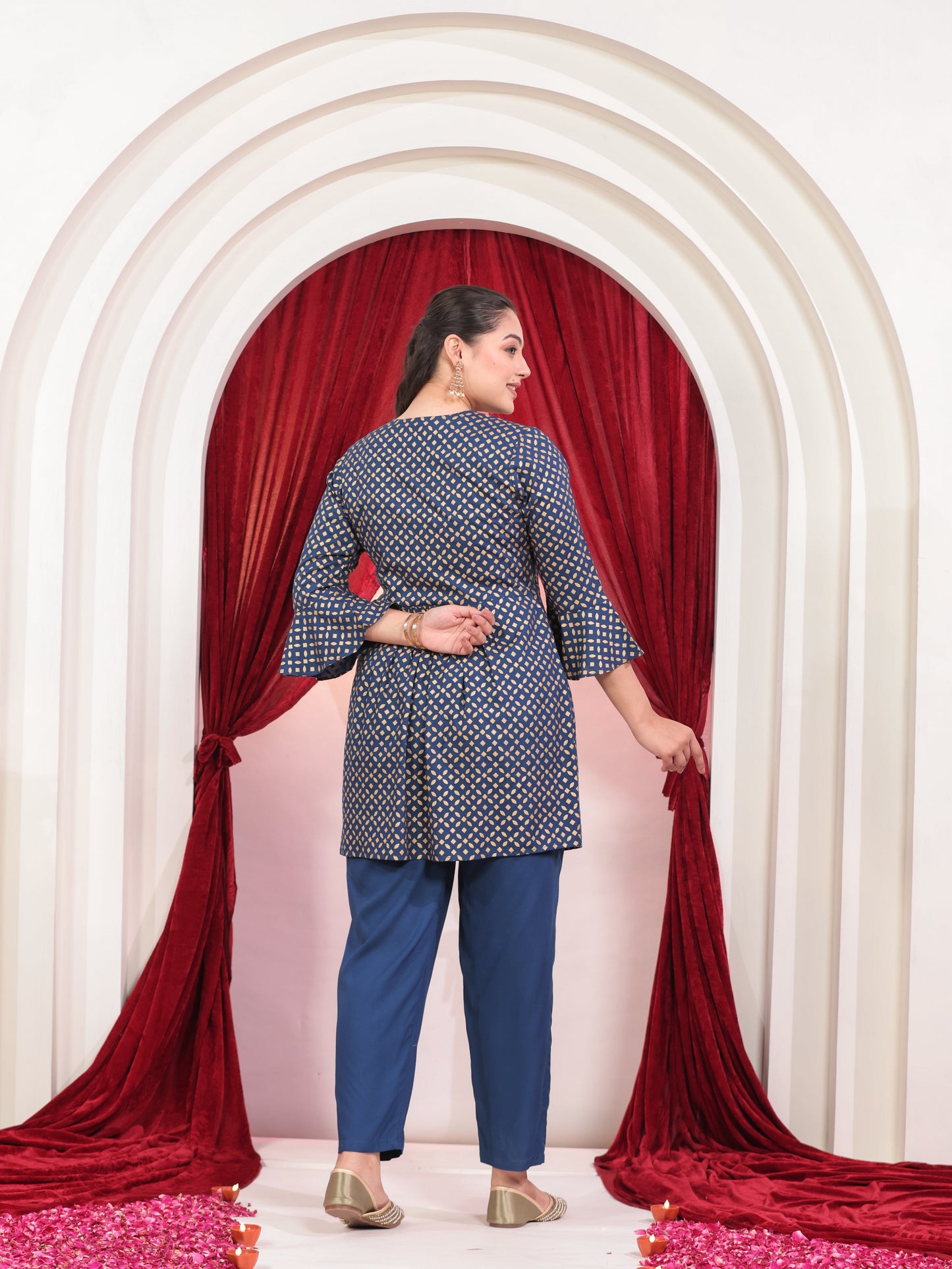 Embroidered Viscose Gold foil Straight Blue Kurta