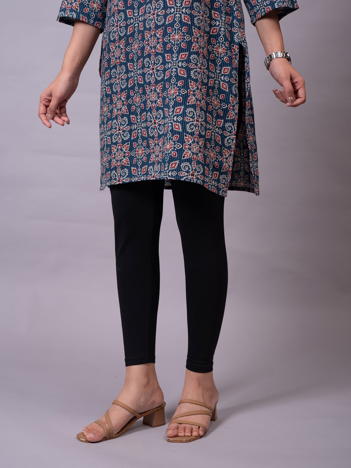 Stretchable Cotton Solid Black Leggings