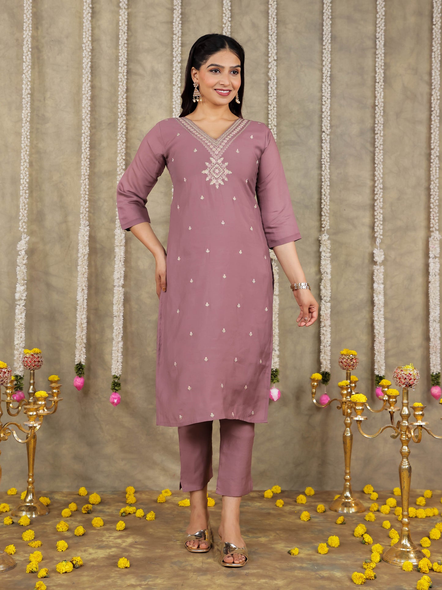 Embroidered Romen silk Solid Dusty Pink Kurta