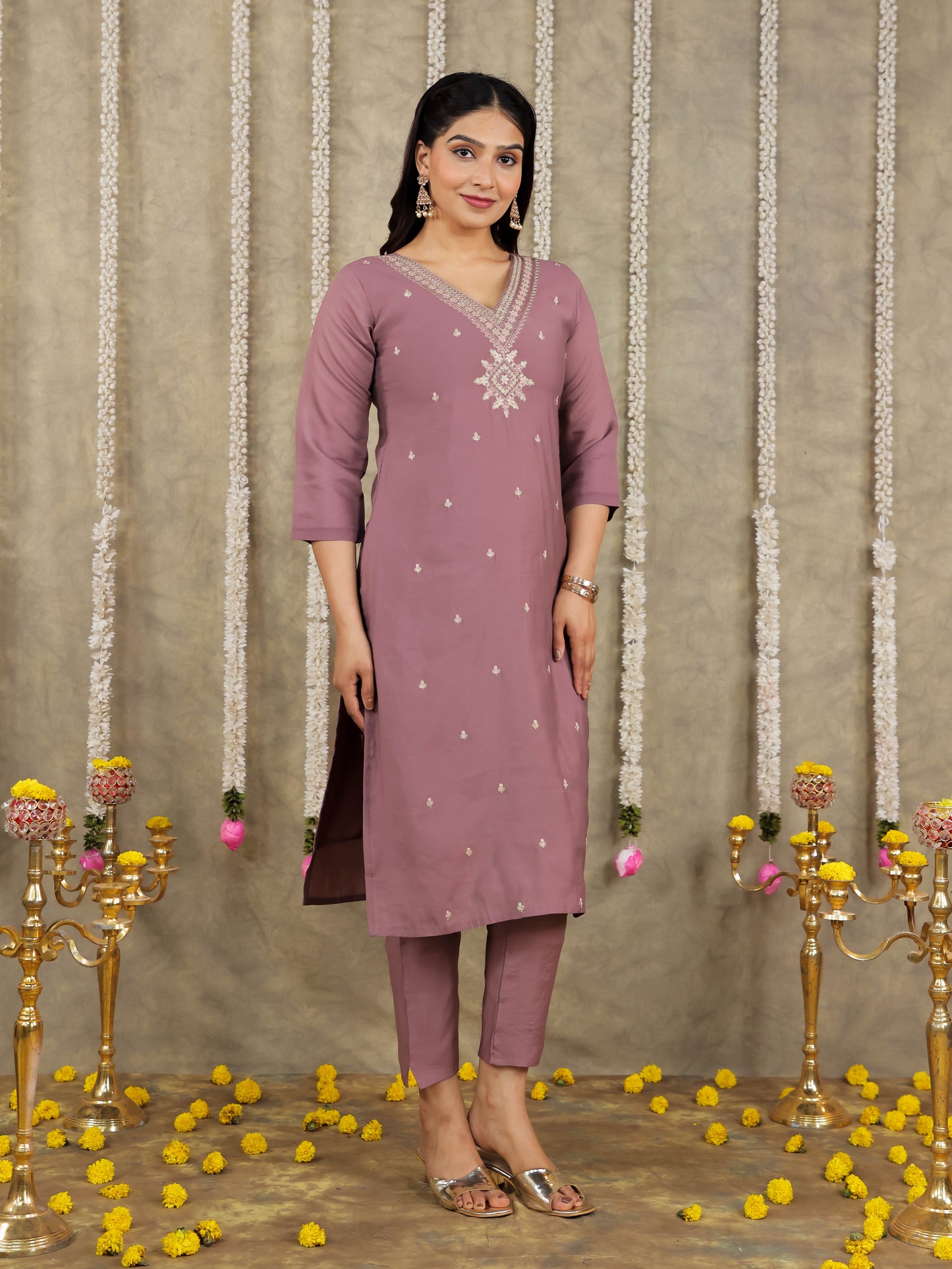 Embroidered Romen silk Solid Dusty Pink Kurta