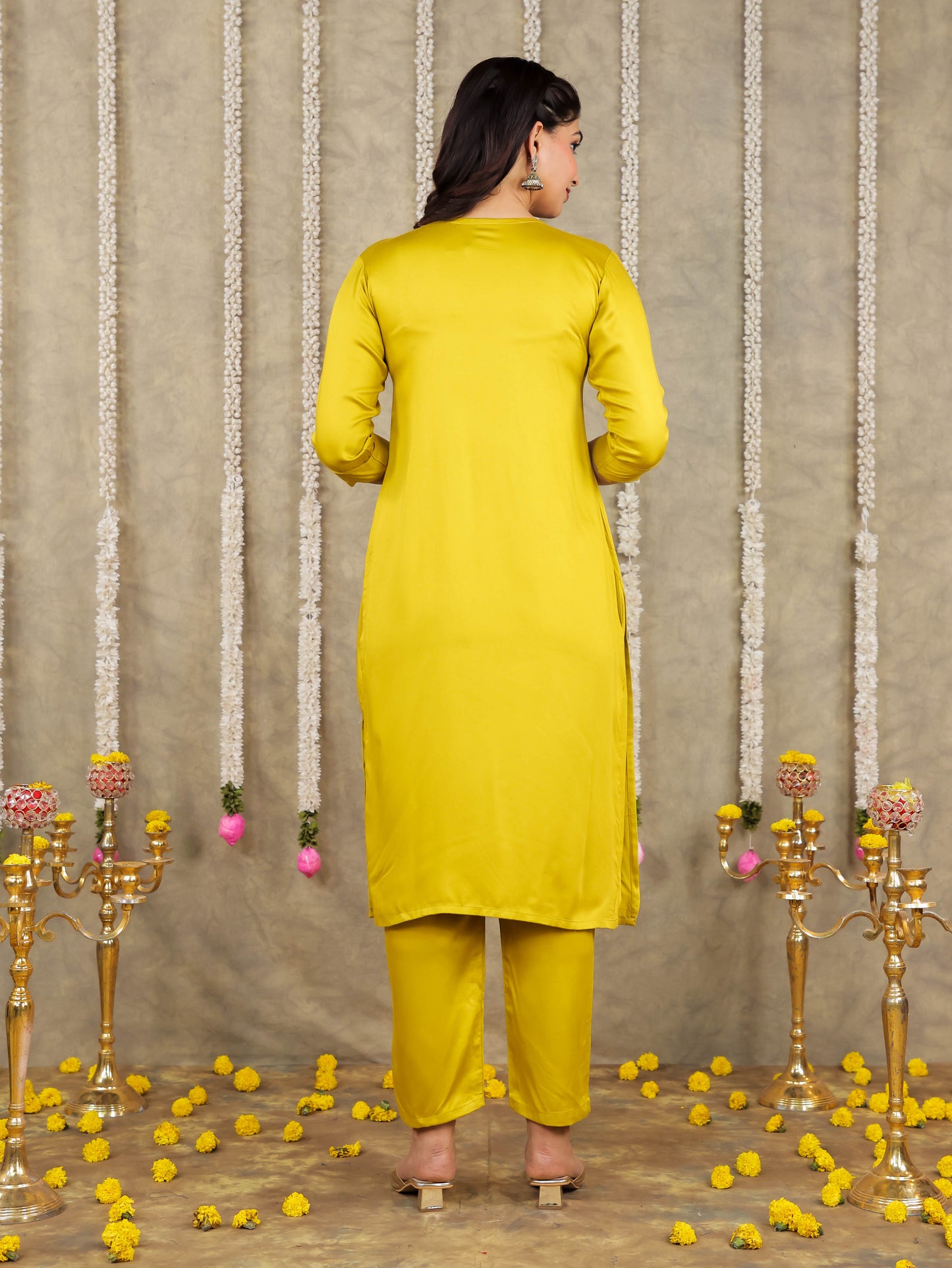 Embroidered Romen silk Solid Yellow Kurta