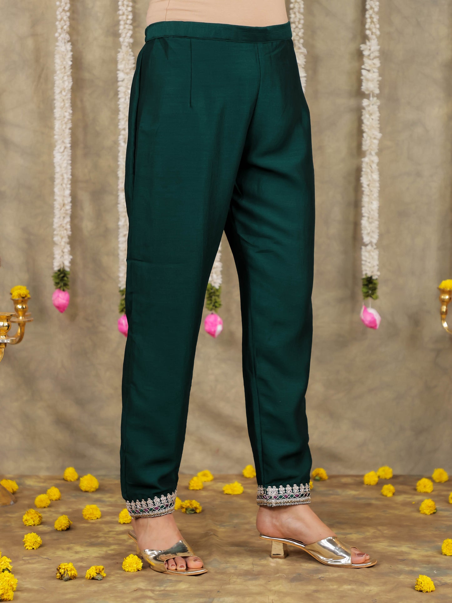 Embroidered Georgette Solid Green Kurta