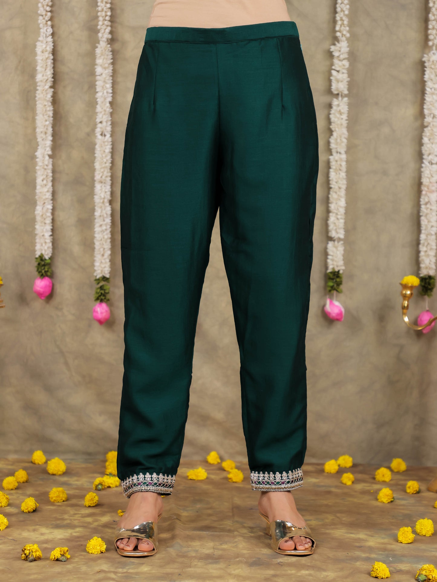 Embroidered Georgette Solid Green Kurta