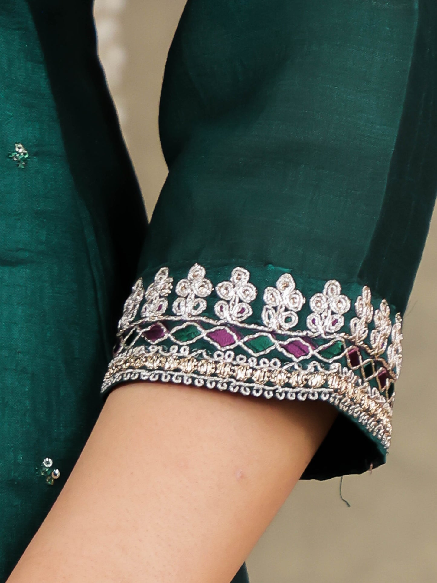 Embroidered Georgette Solid Green Kurta