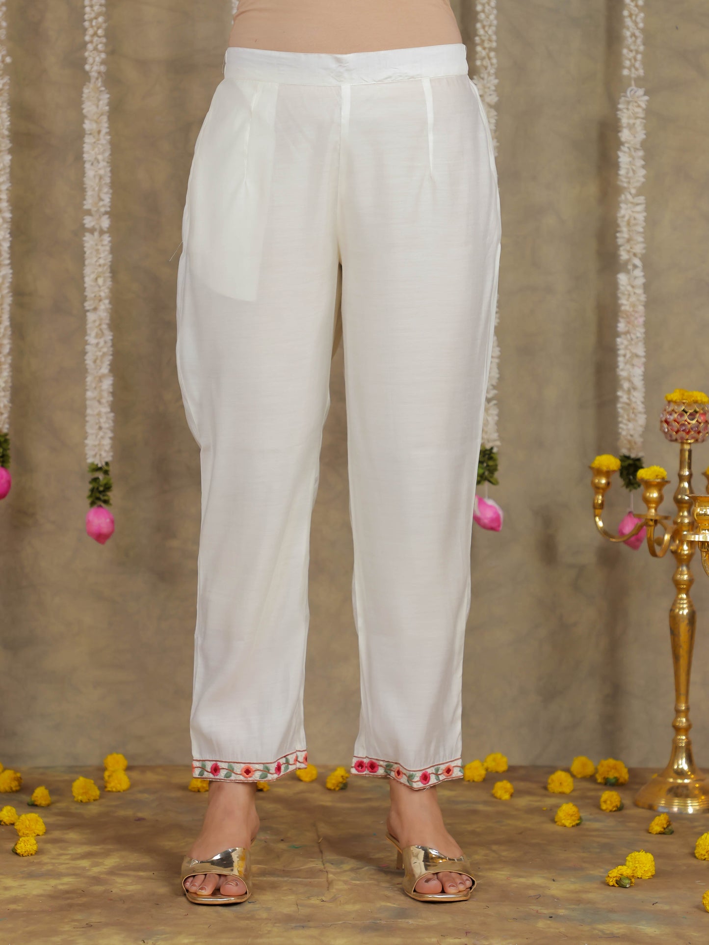 Embroidered Romen silk Solid Off White Kurta