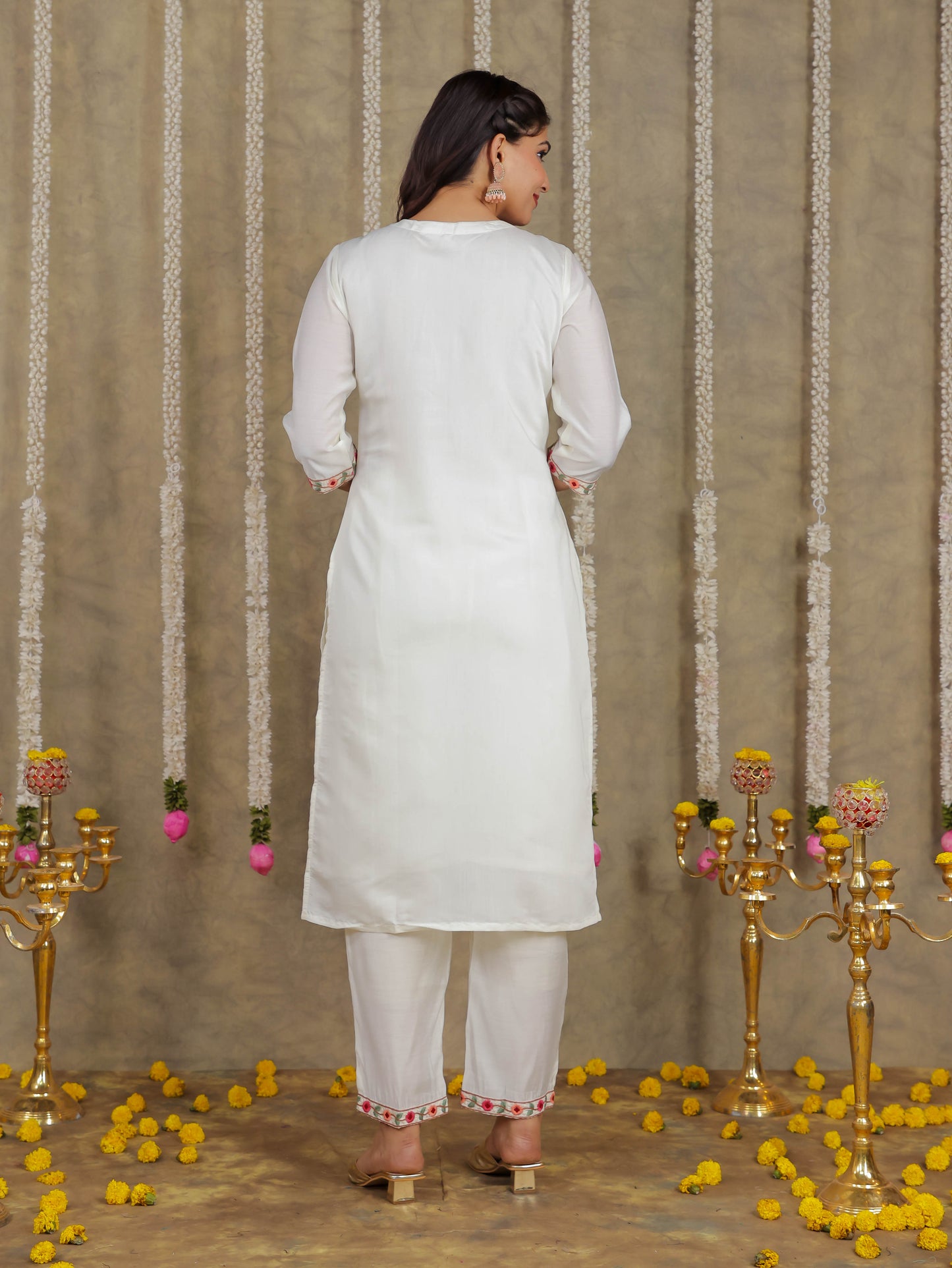 Embroidered Romen silk Solid Off White Kurta