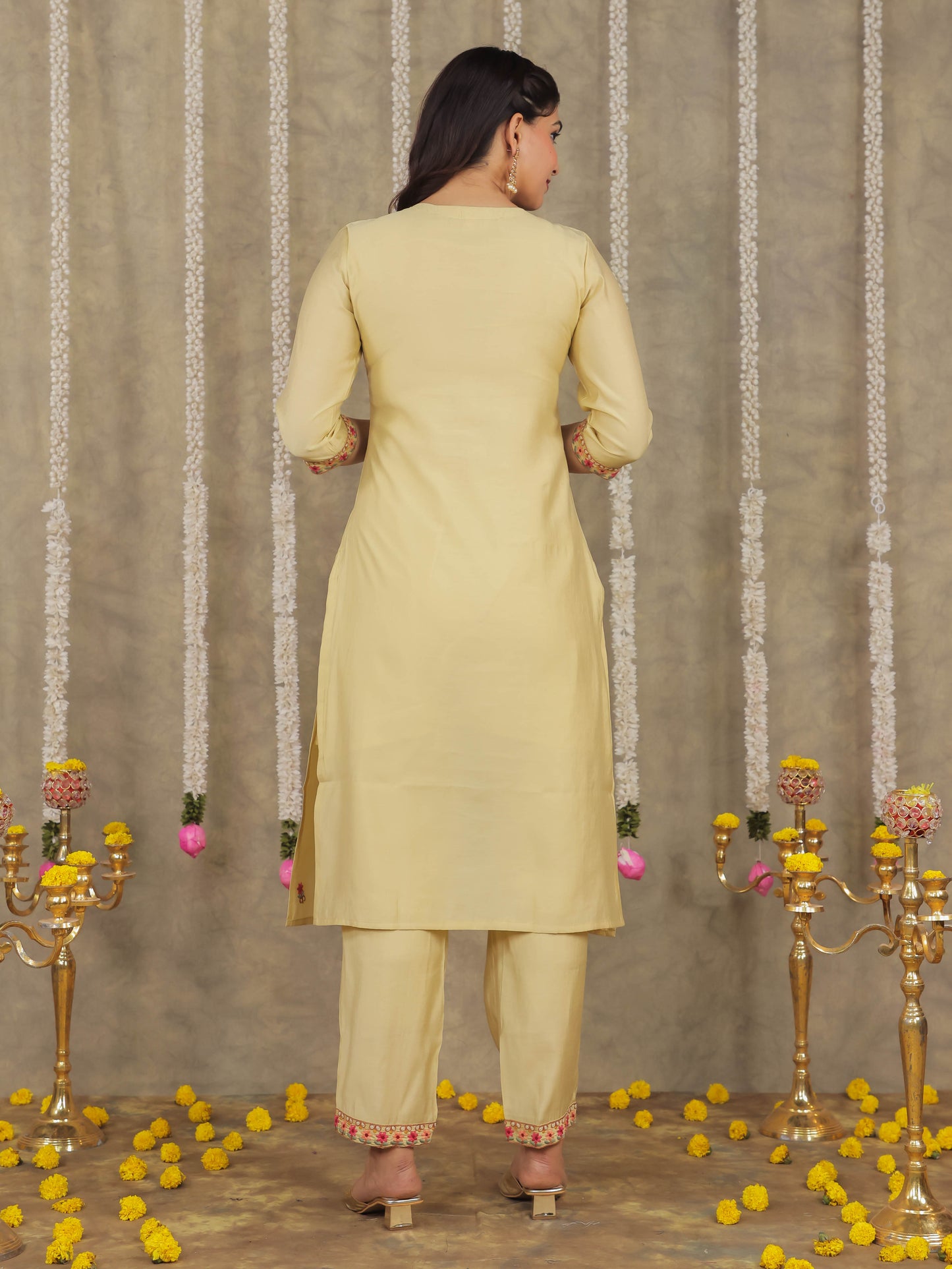 Embroidered Romen silk Solid Yellow Kurta