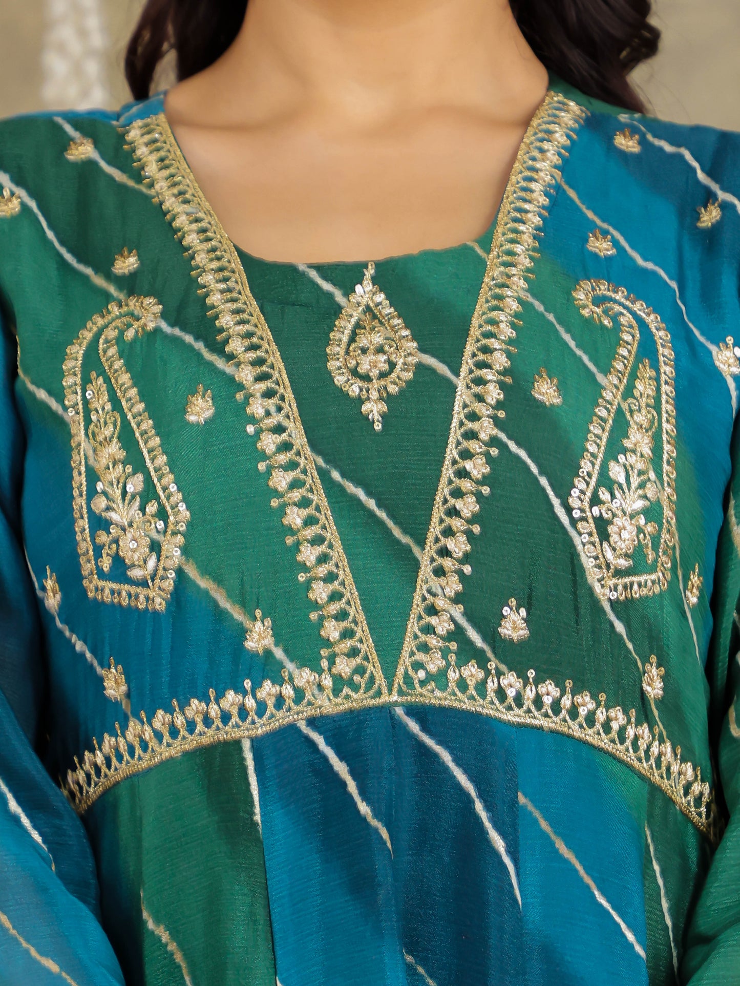 Embroidered Romen silk Leheriya Green Kurta