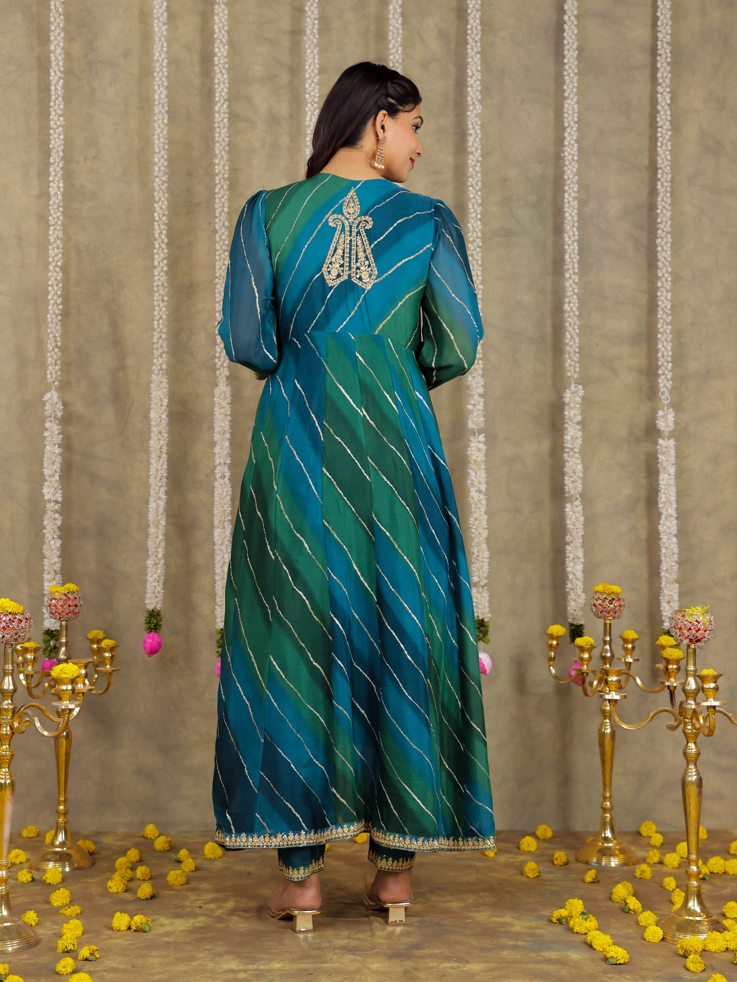 Embroidered Romen silk Leheriya Green Kurta