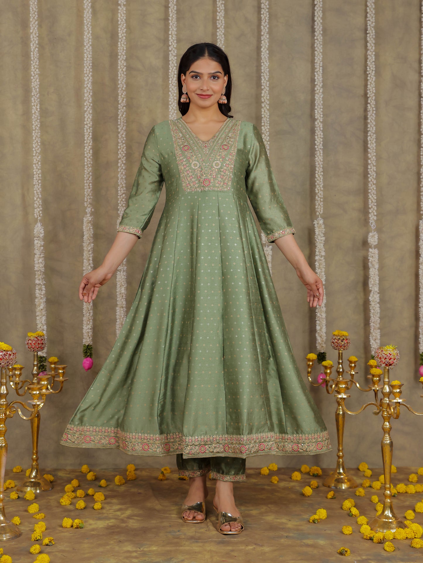 Embroidered Self Design Chanderi Solid Green Kurta