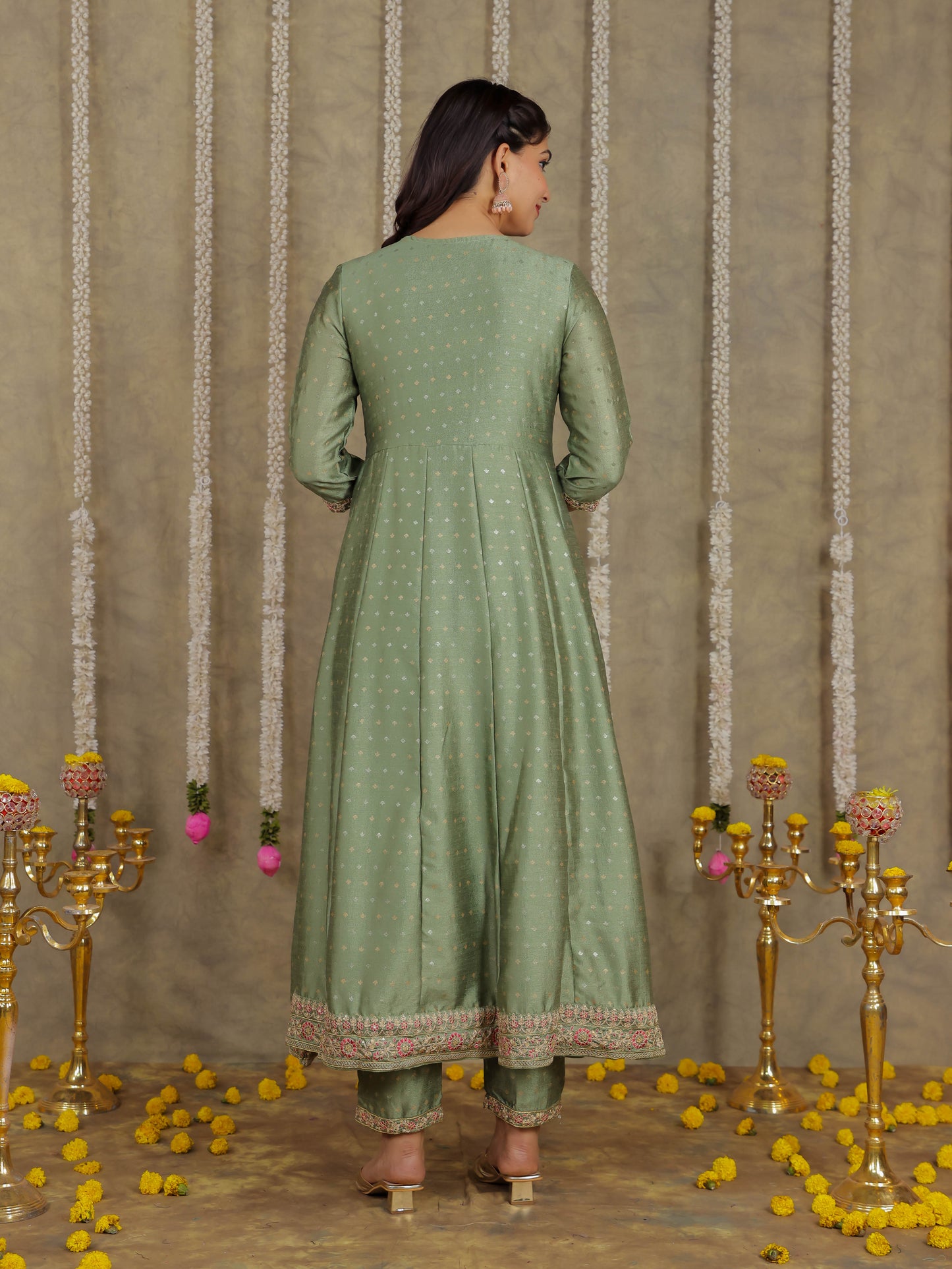 Embroidered Self Design Chanderi Solid Green Kurta