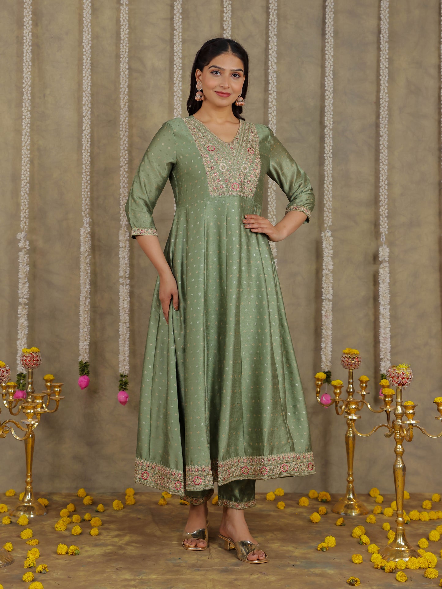 Embroidered Self Design Chanderi Solid Green Kurta