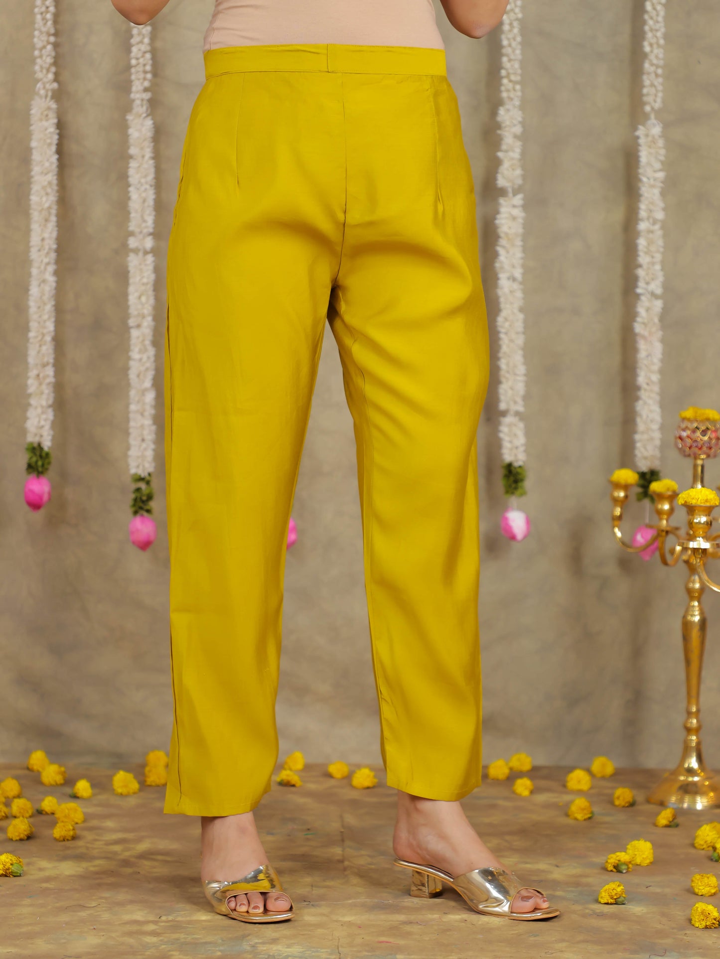 Embroidered Romen silk Solid Yellow Kurta