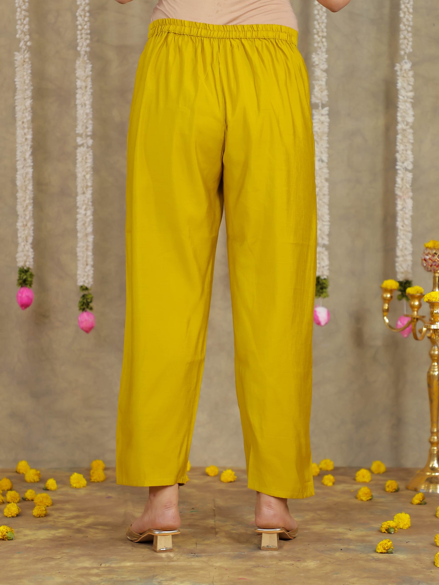 Embroidered Romen silk Solid Yellow Kurta