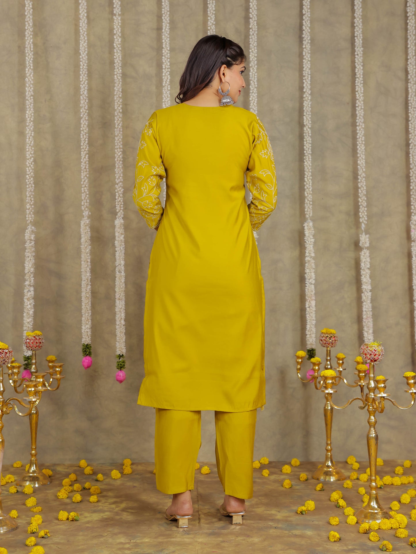 Embroidered Romen silk Solid Yellow Kurta