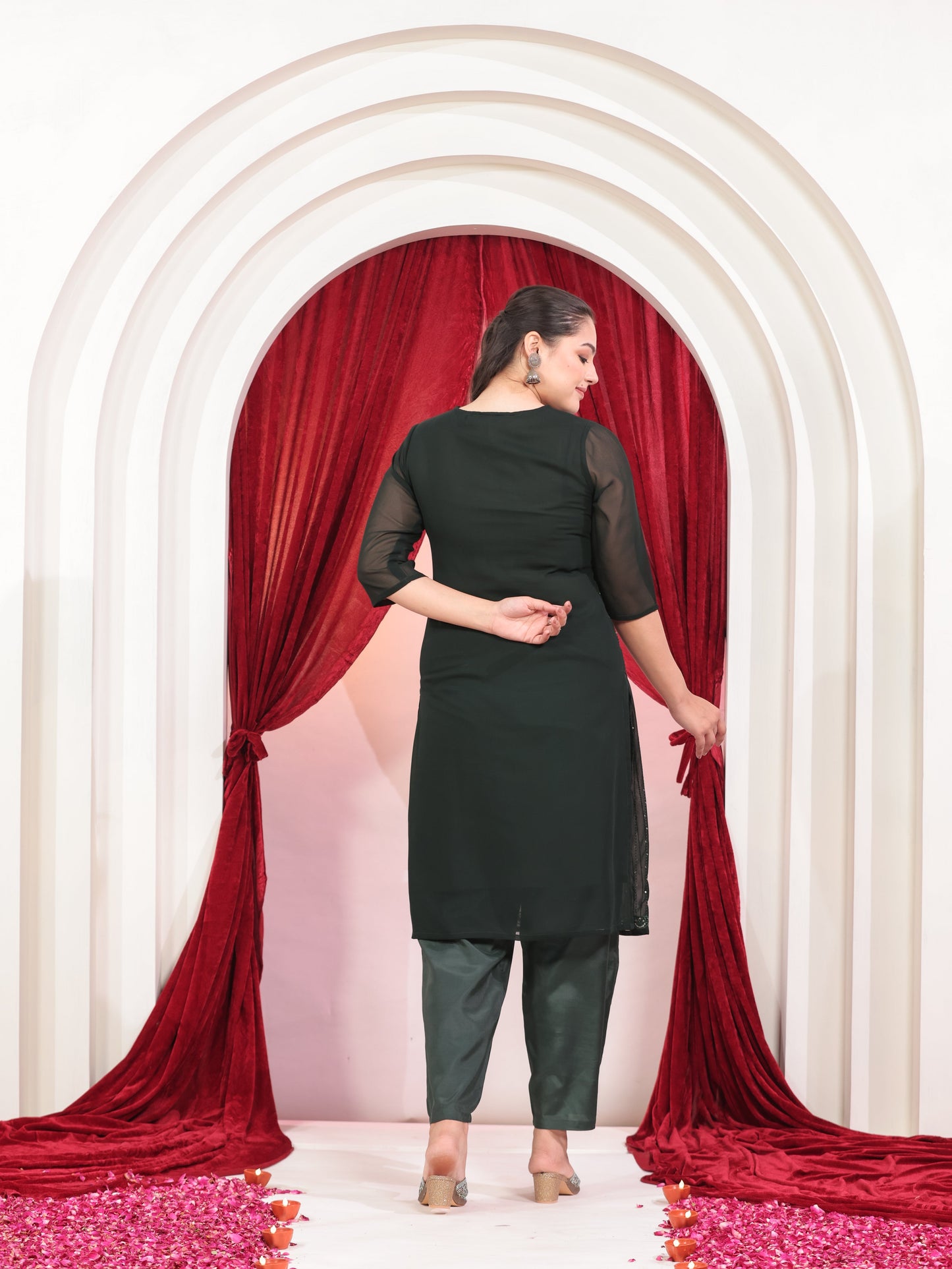 Embroidered Georgette Solid Straight Green Kurta