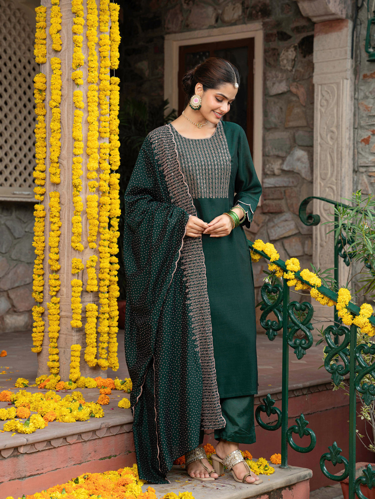 Embroidered Blended Silk Solid Straight Green Kurta