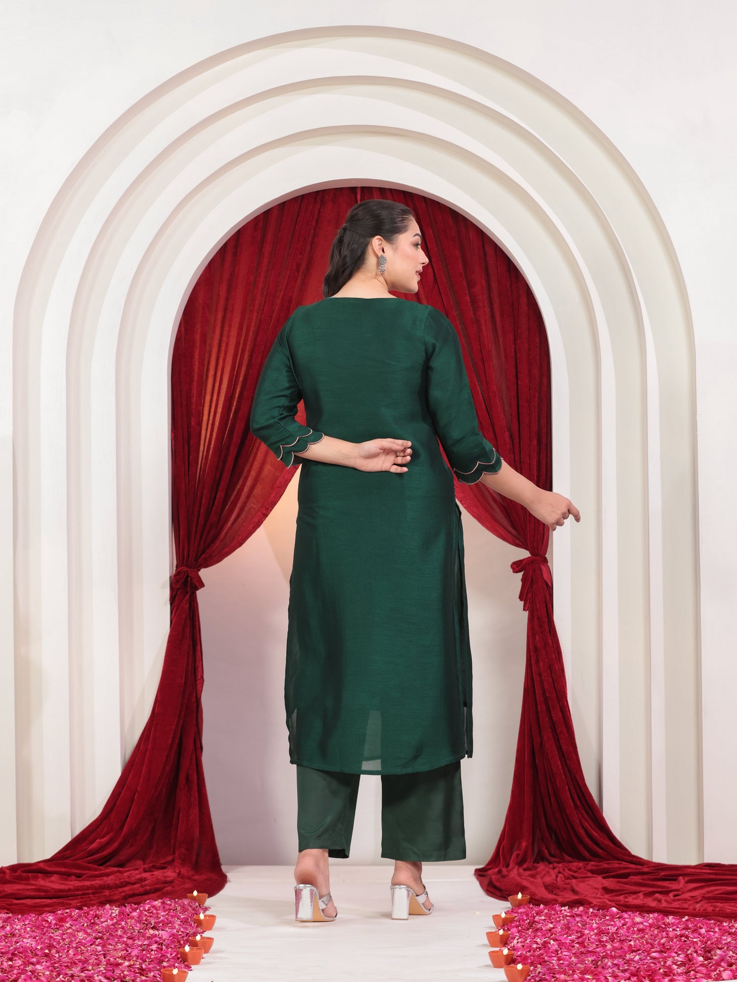 Embroidered Poly Silk Solid Straight Green Kurta
