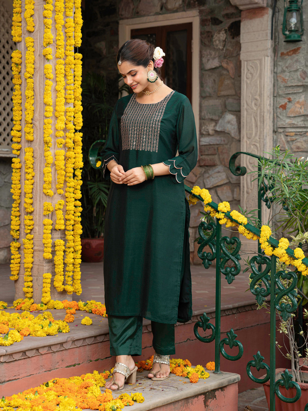 Embroidered Blended Silk Solid Straight Green Kurta