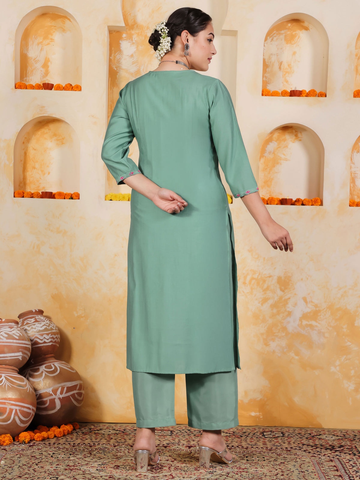 Embroidered Blended Silk Solid Straight Mint Green Kurta