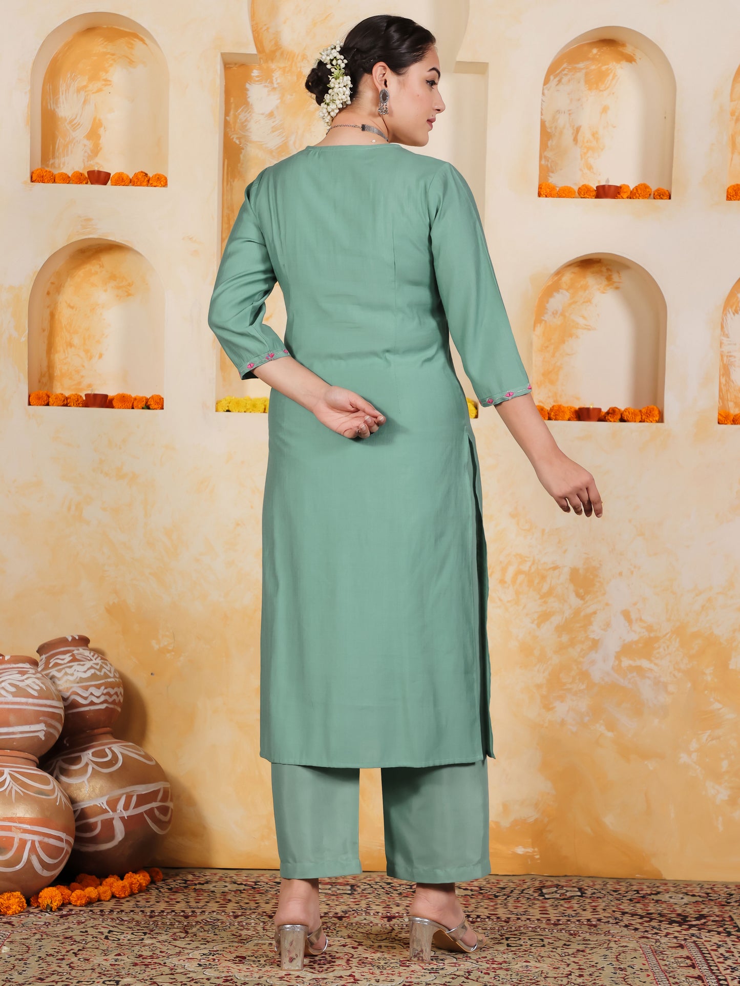 Embroidered Blended Silk Solid Straight Mint Green Kurta