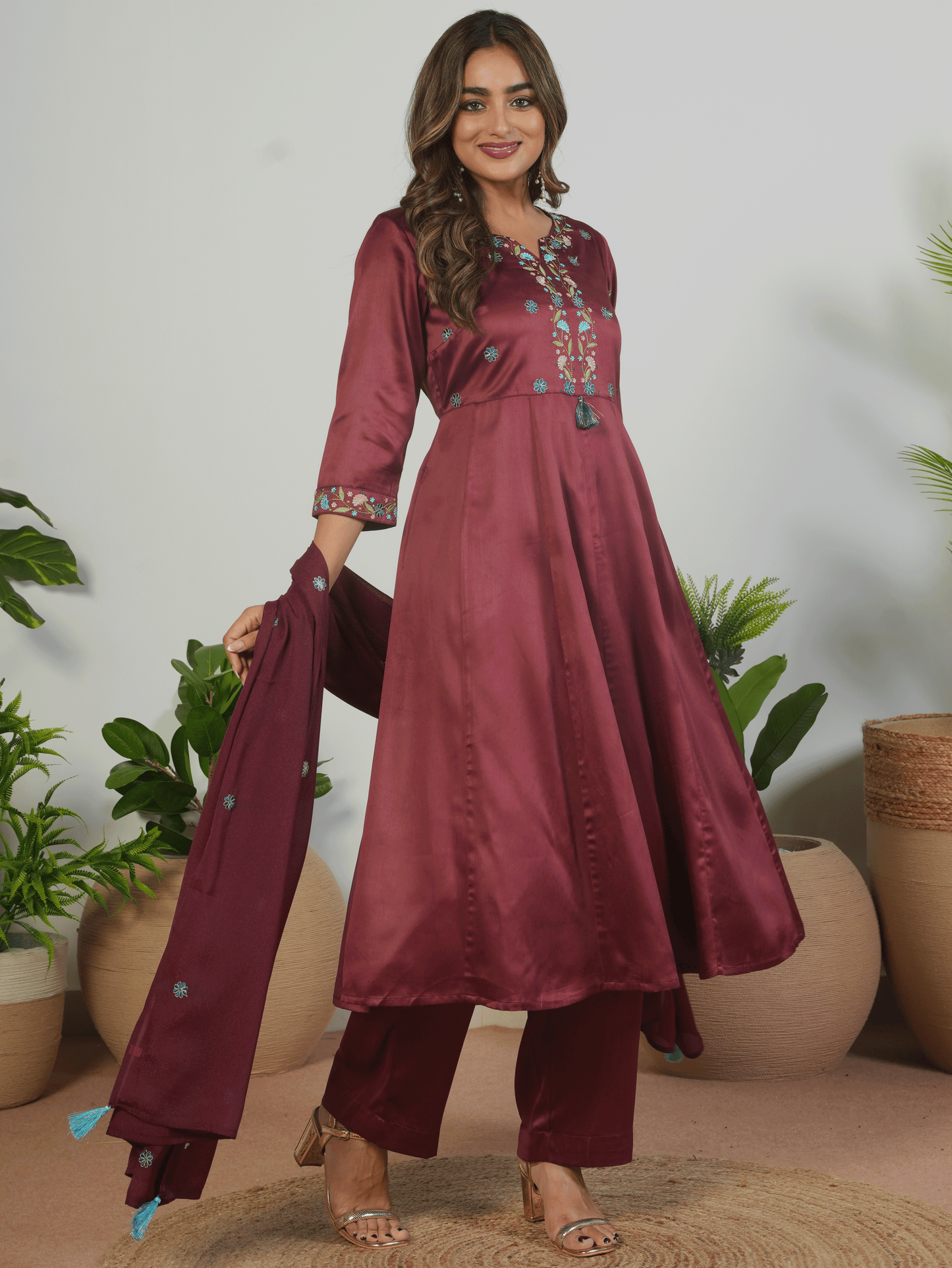Embroidered Georgette Solid Maroon Dupatta