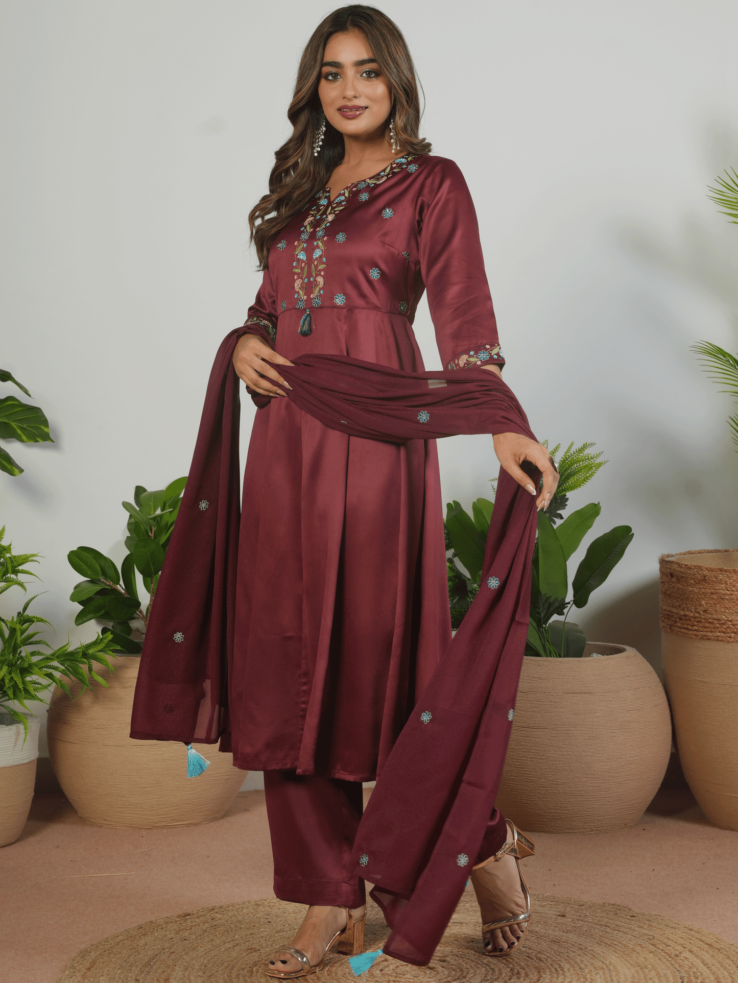 Embroidered Georgette Solid Maroon Dupatta