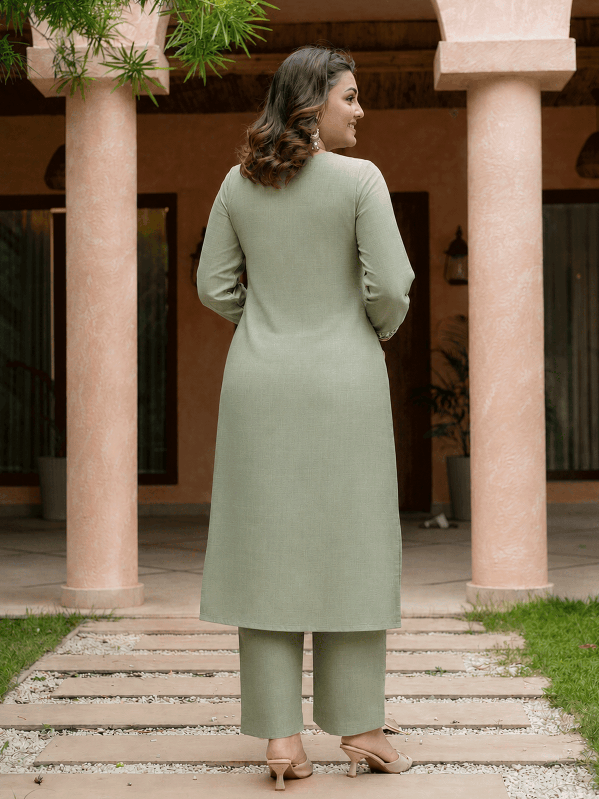 Embroidered Blended Silk Solid Straight Olive Kurta