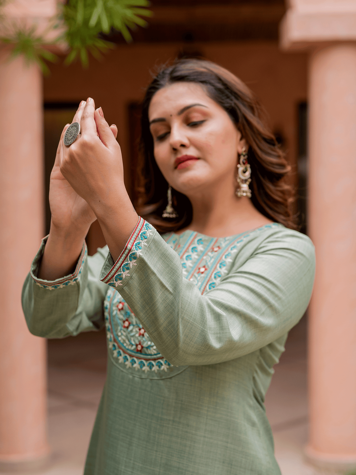 Embroidered Blended Silk Solid Straight Olive Kurta