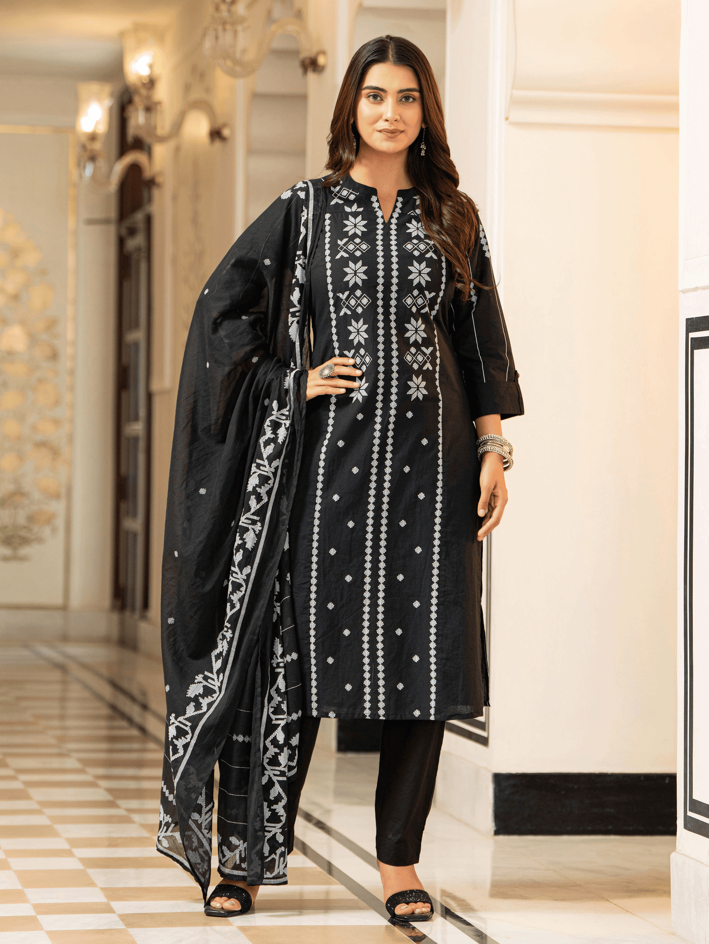 Cotton Voile Geometric Black Dupatta