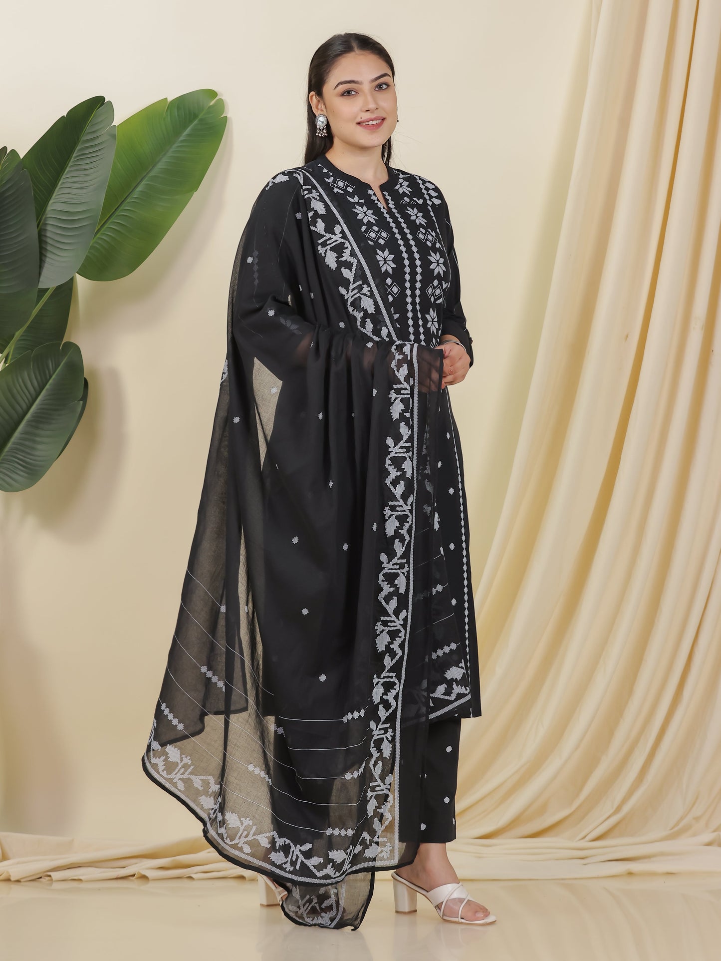 Cotton Voile Geometric Black Dupatta