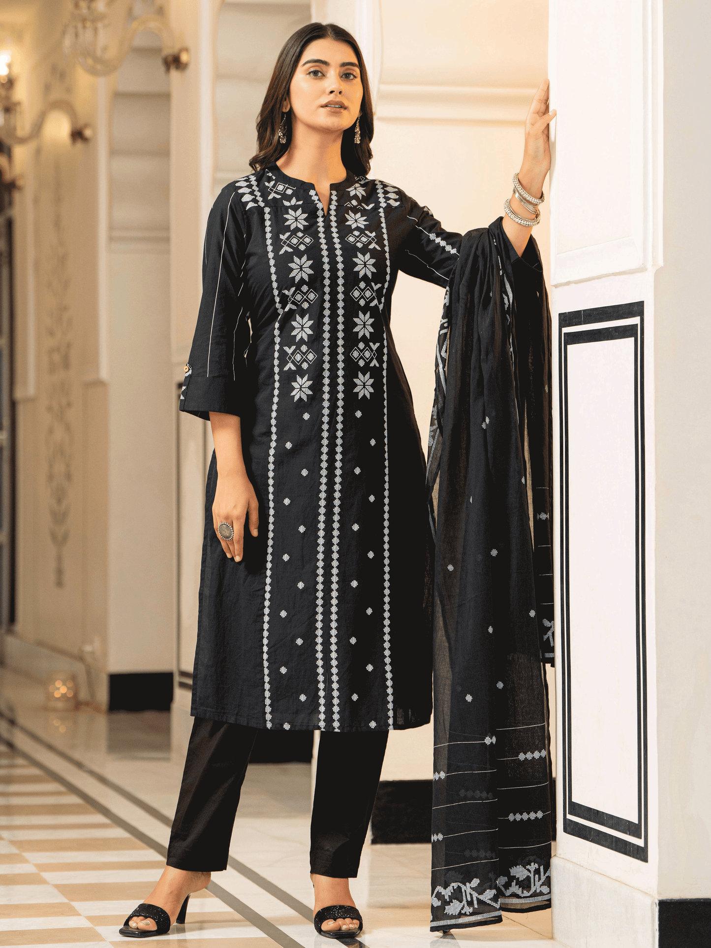 Cotton Voile Geometric Black Dupatta