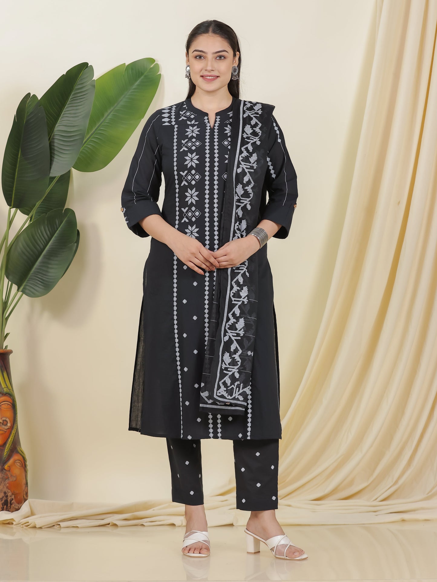 Cotton Voile Geometric Black Dupatta