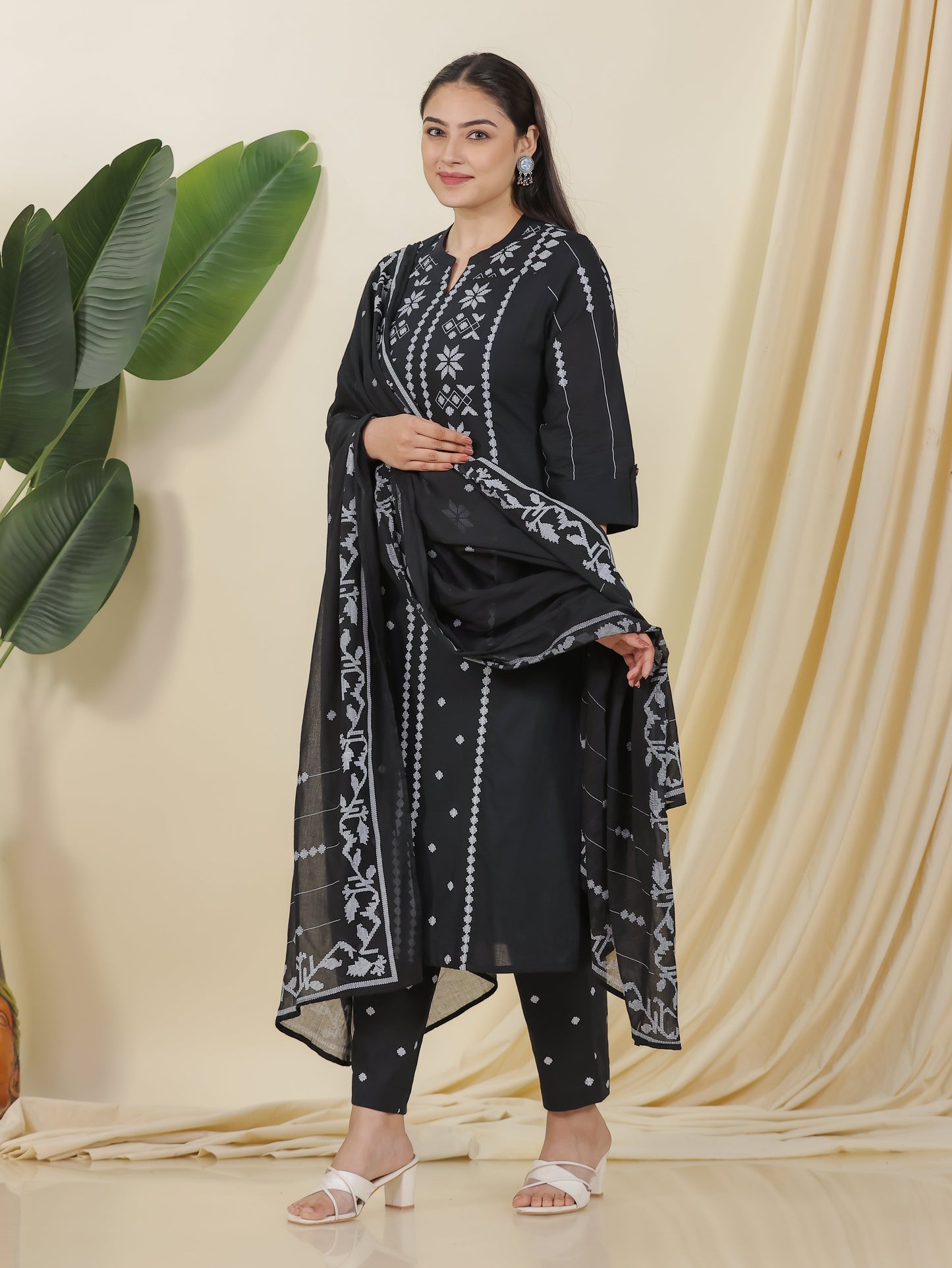 Soft Cotton Geometric Straight Black Kurta