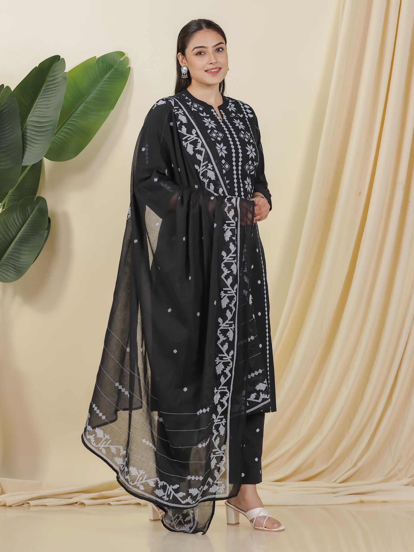 Soft Cotton Geometric Straight Black Kurta
