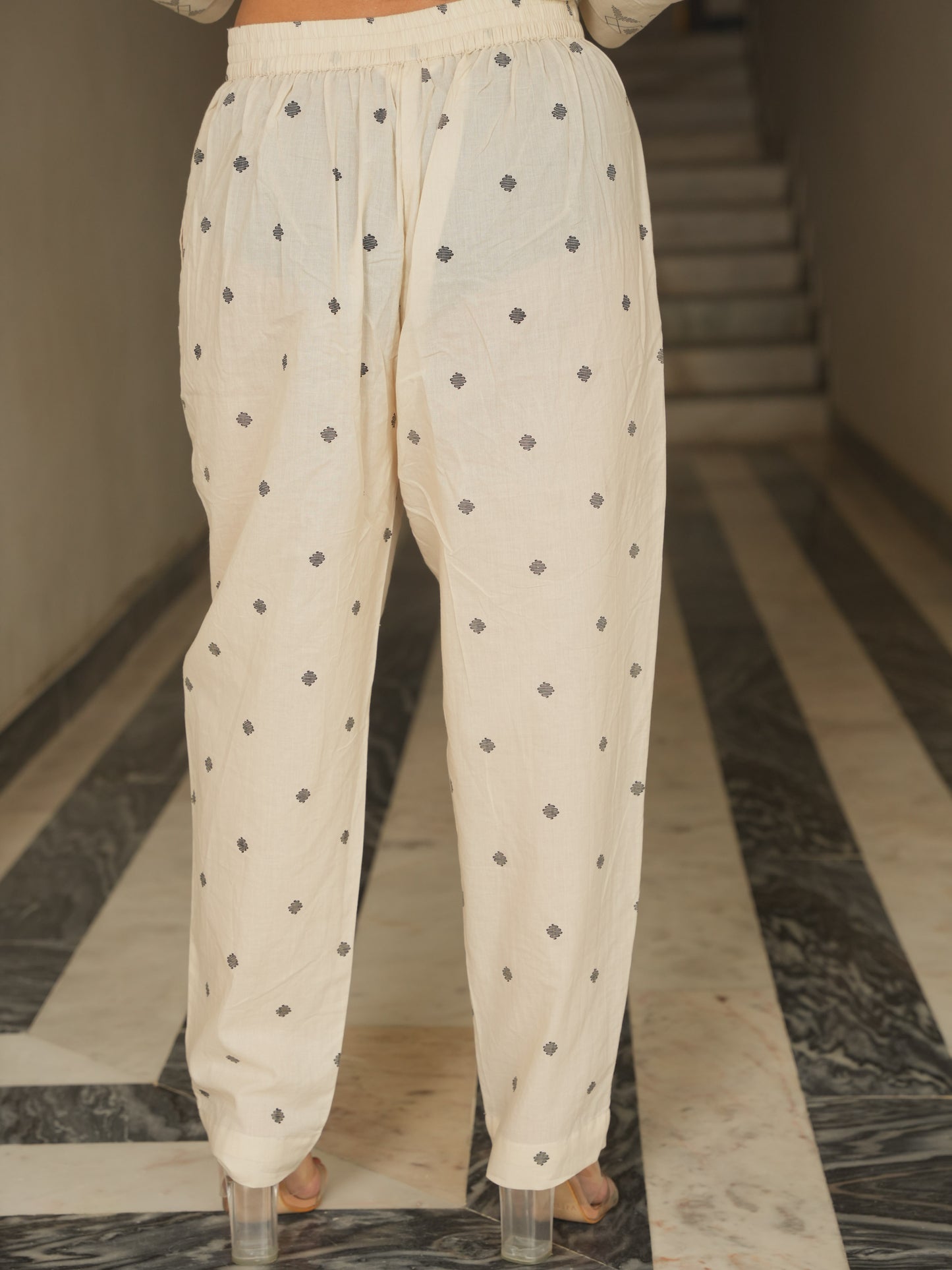 Soft Cotton Geometric Cream Tapered Kurta