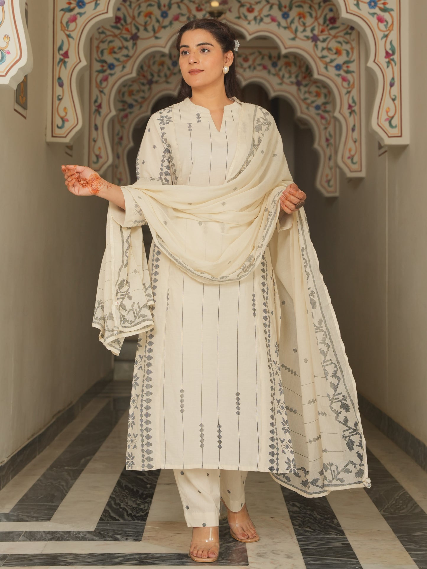 Soft Cotton Geometric Cream Tapered Kurta