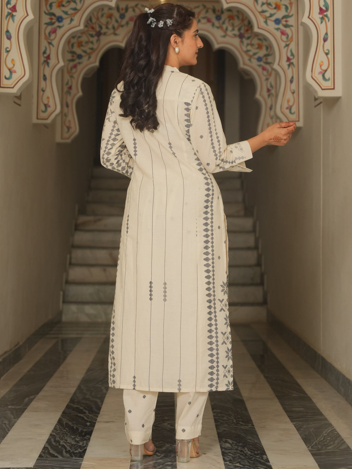 Soft Cotton Geometric Cream Tapered Kurta