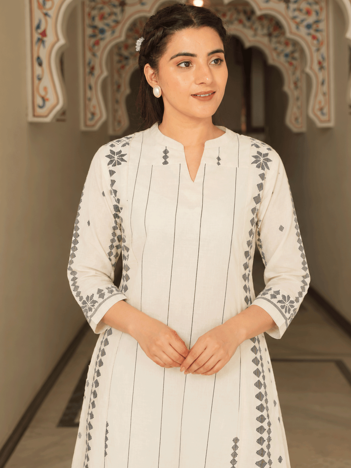 Soft Cotton Geometric Cream Tapered Kurta
