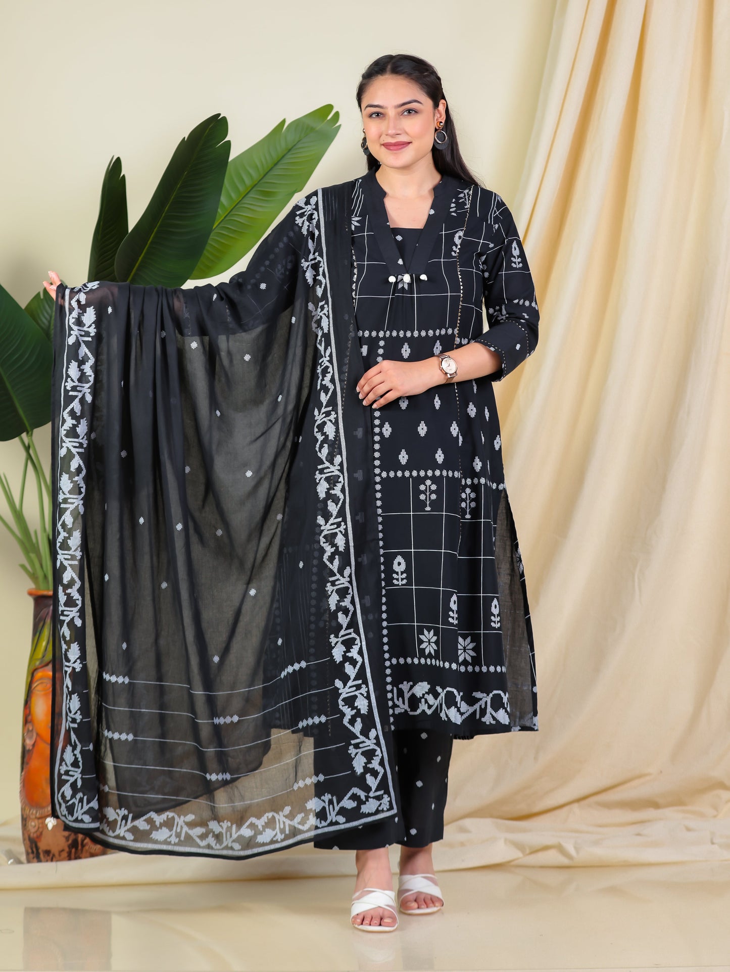 Cotton Voile Geometric Black Dupatta