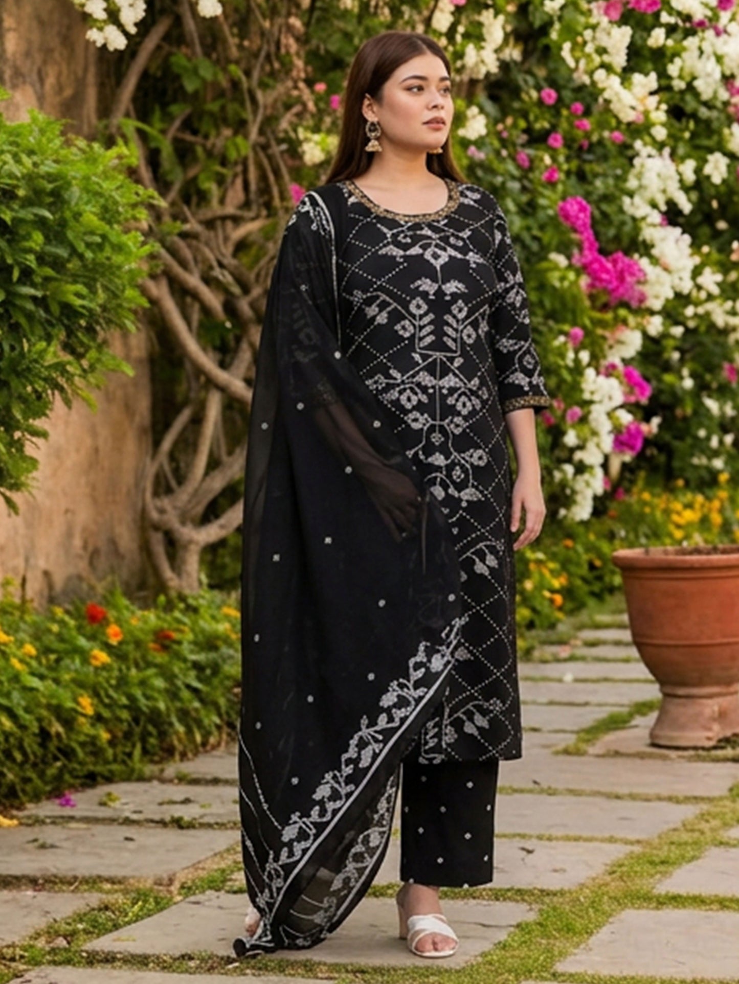 Cotton Voile Geometric Black Dupatta