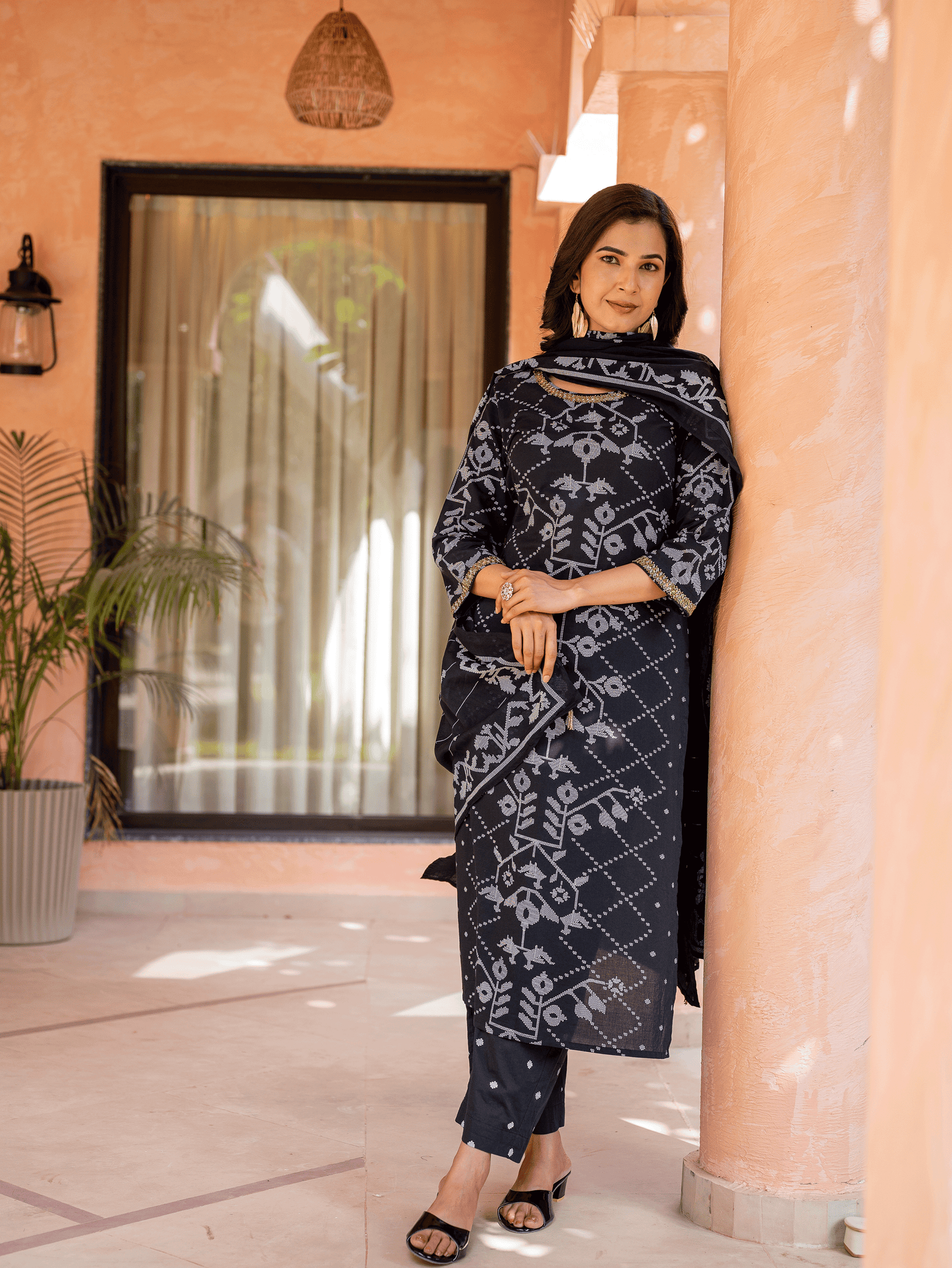 Soft Cotton Geometric Straight Black Kurta