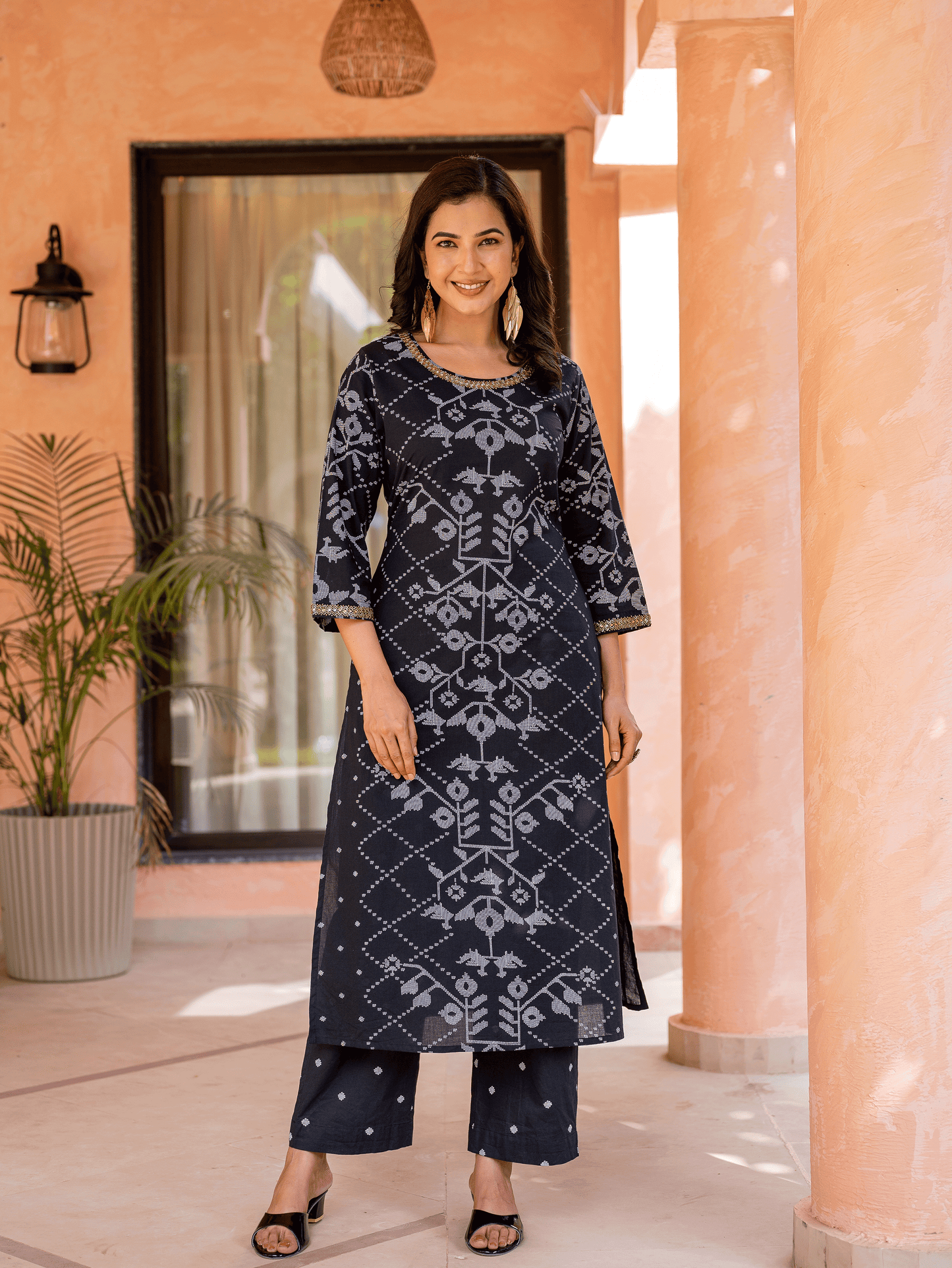 Soft Cotton Geometric Straight Black Kurta