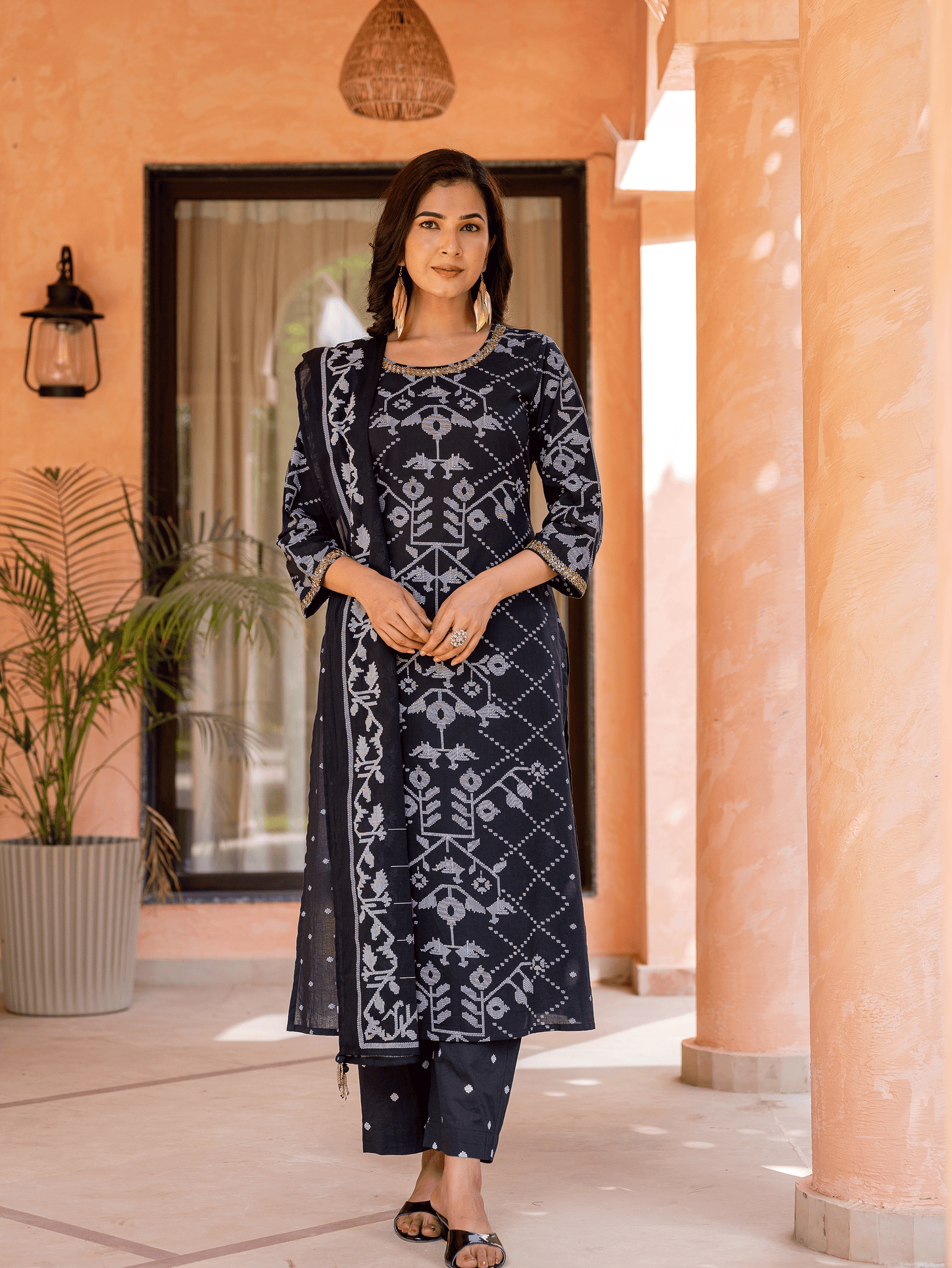 Soft Cotton Geometric Straight Black Kurta