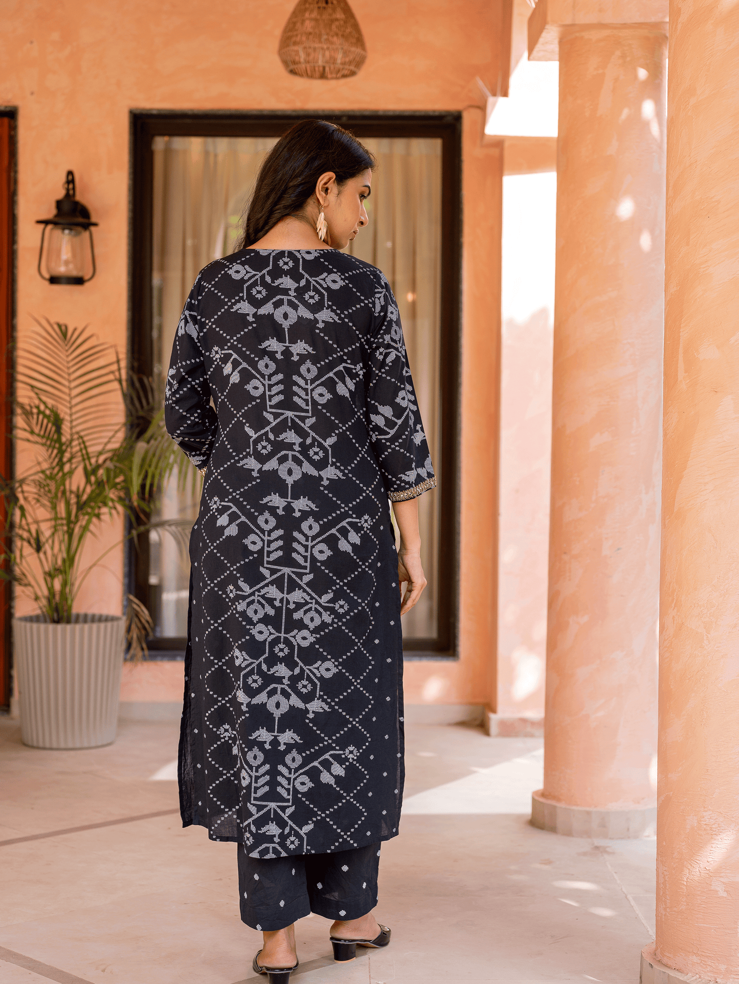 Soft Cotton Geometric Straight Black Kurta