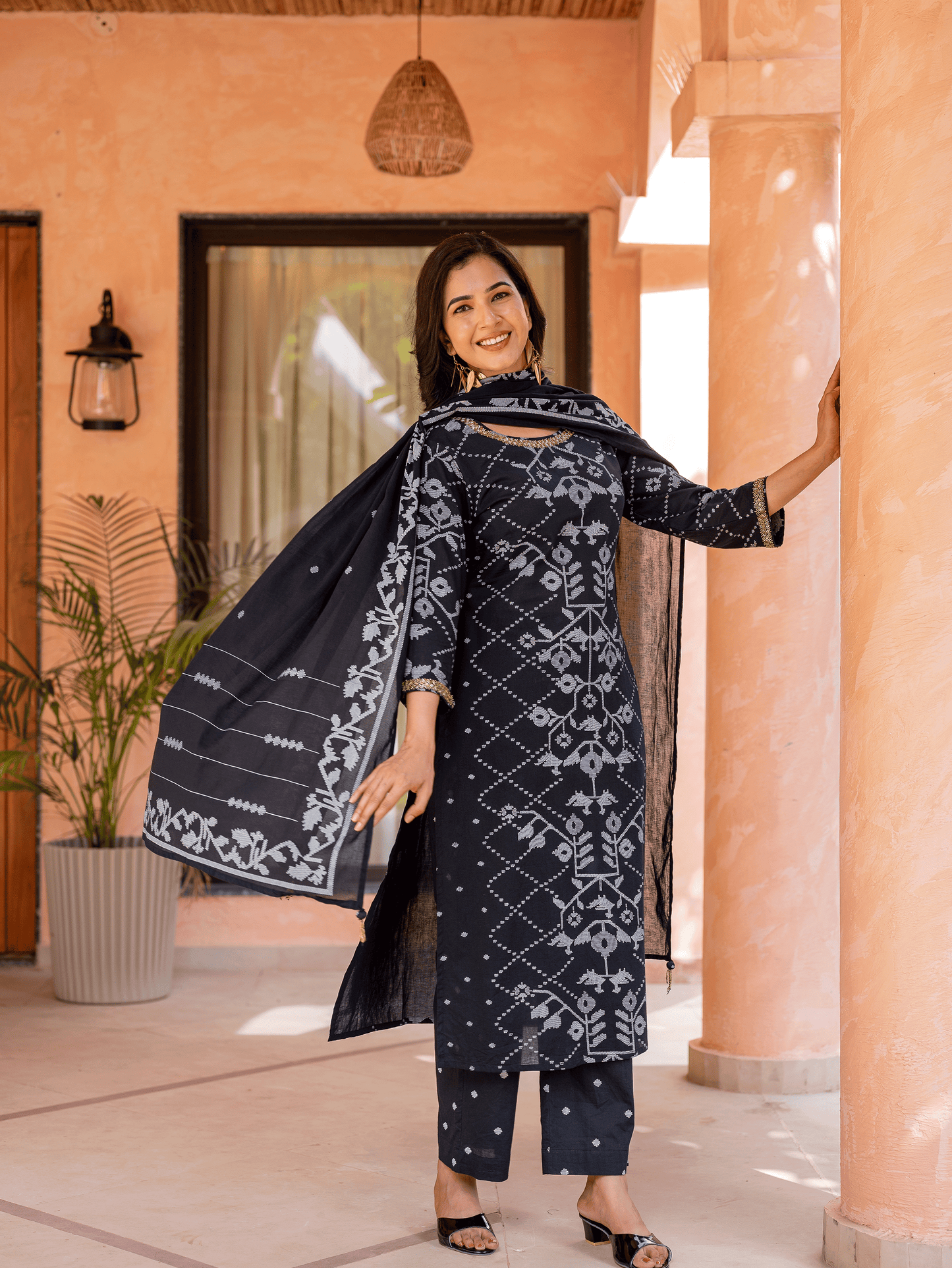 Soft Cotton Geometric Straight Black Kurta