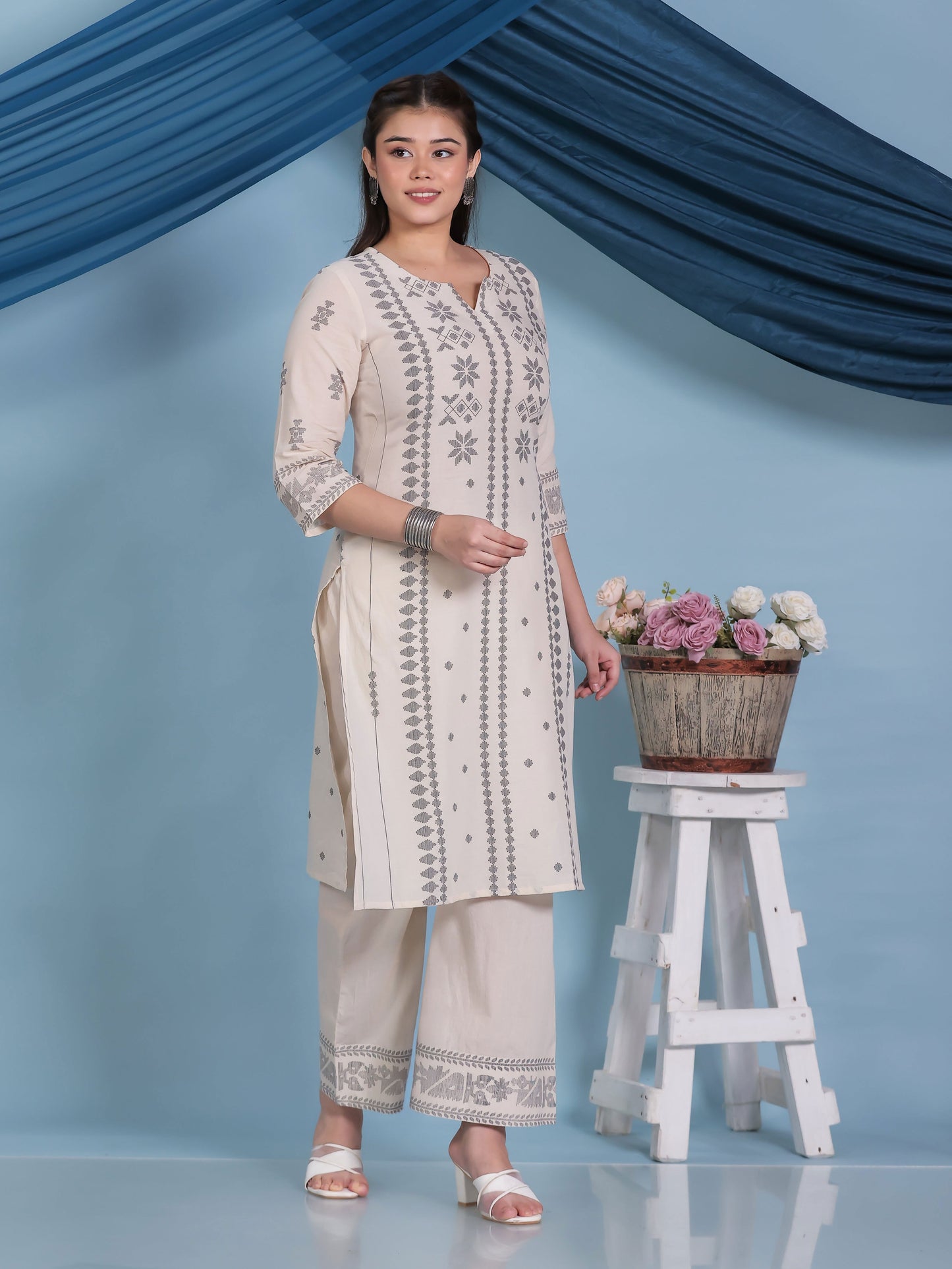 Soft Cotton Geometric Straight Cream Kurta