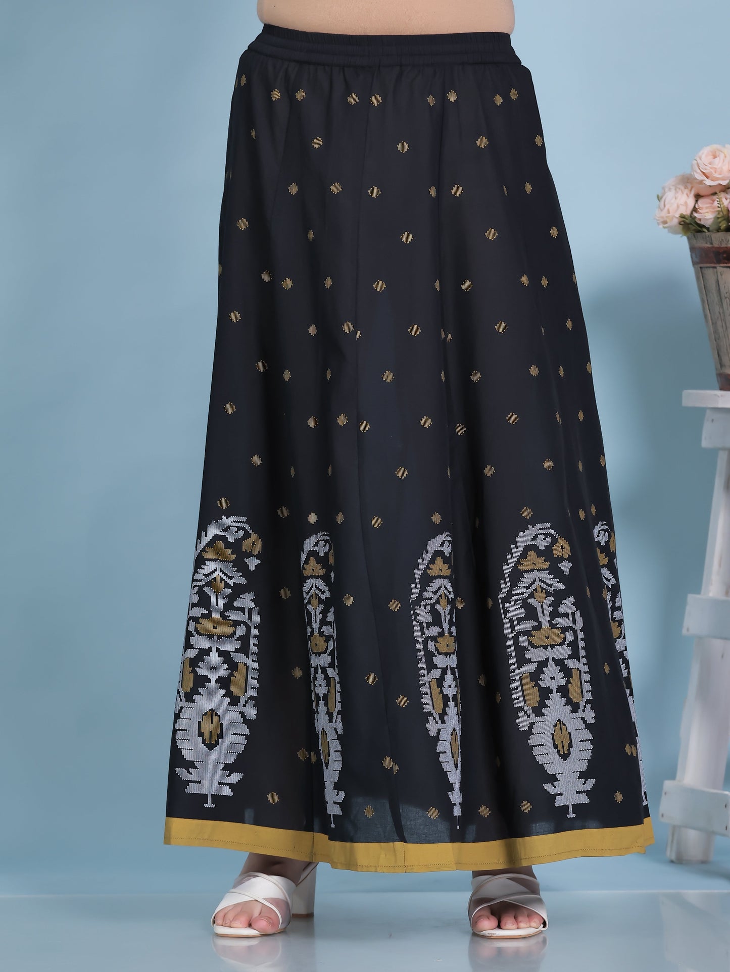 Soft Cotton Geometric Black Skirt
