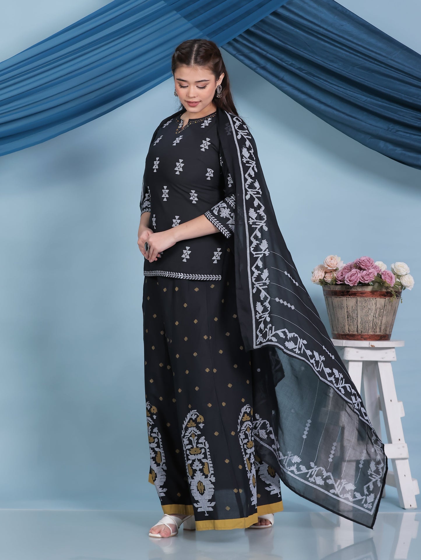 Cotton Voile Geometric Black Dupatta