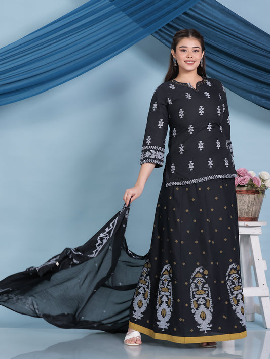 Embroidered Soft Cotton Geometric Straight Black Kurta